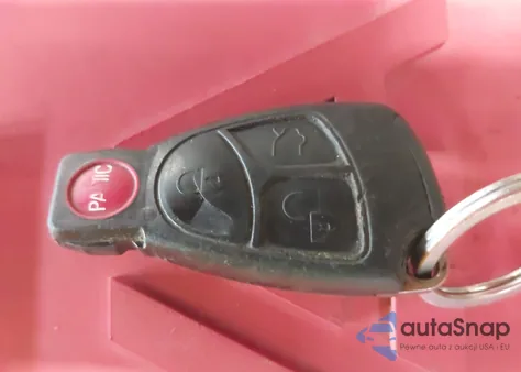 2005 Mercedes-Benz C 240 Luxury 4Matic z USA, uszkodzony, nr VIN WDBRF81J15F700074